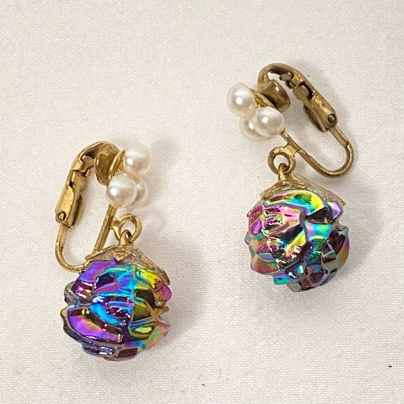 Dangle Drop Earrings Aurora Borealis Pinecomb Balls 3 Faux Pearl Cluster Clip On - Picture 1 of 8